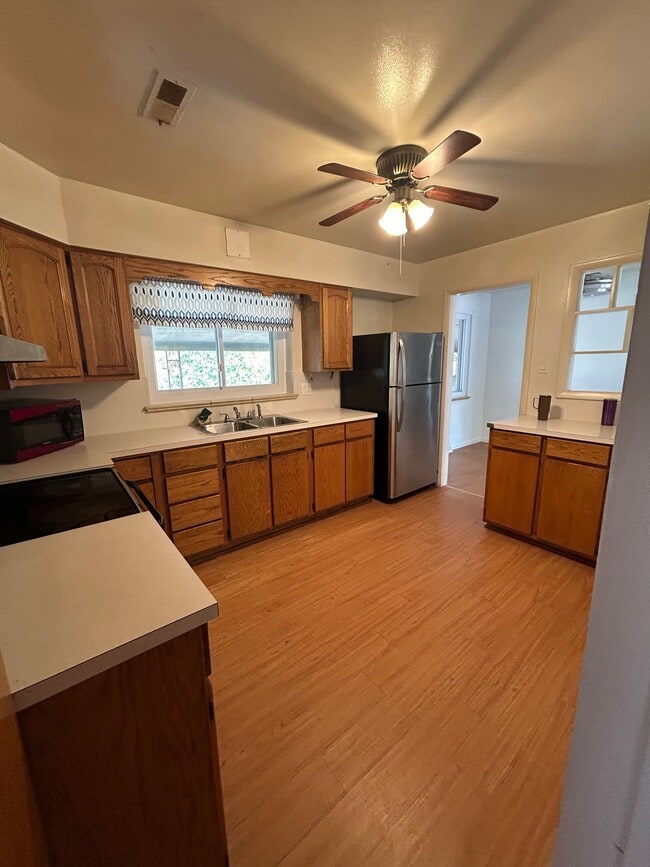 Photo - 1207 S Gray St