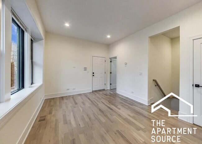 Photo - 2553 W Hirsch St Unit 1