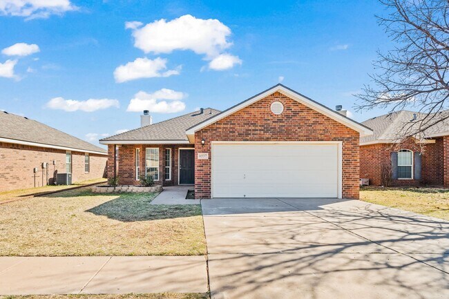 Large 3/2/2 in Frenship ISD! - Large 3/2/2 in Frenship ISD! Casa