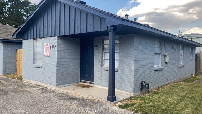 Building Photo - 2112 Thonig Rd Unit 4 Rental