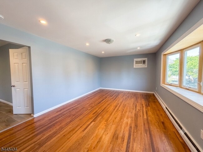 15 Wallace St Unit 2