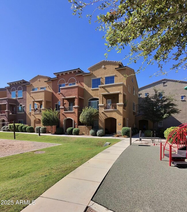 Photo - 240 W Juniper Ave