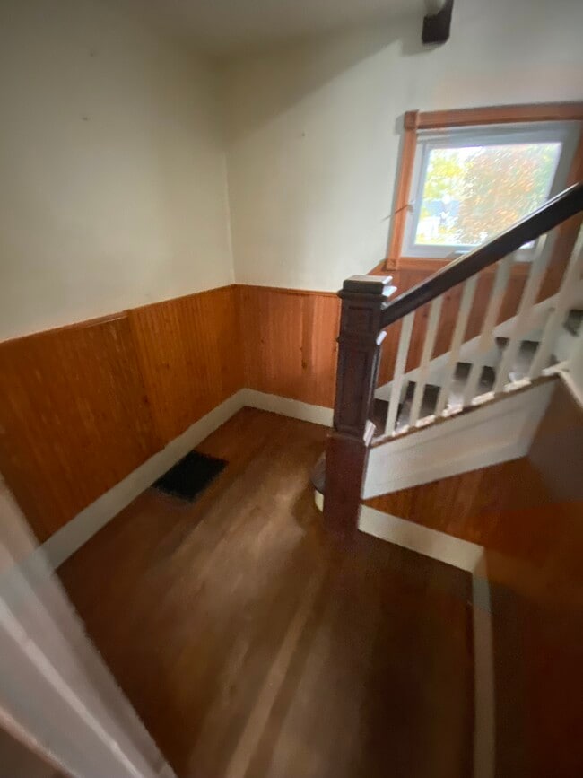 Building Photo - 48 Grove St