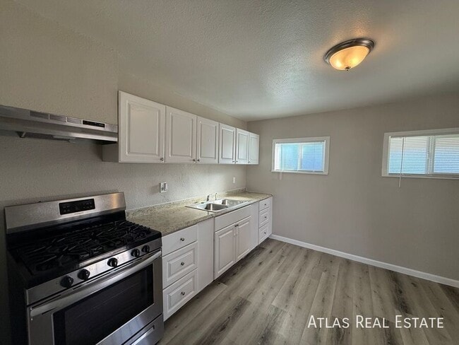 Photo - 1741 W Desert Cove Ave Unit 1