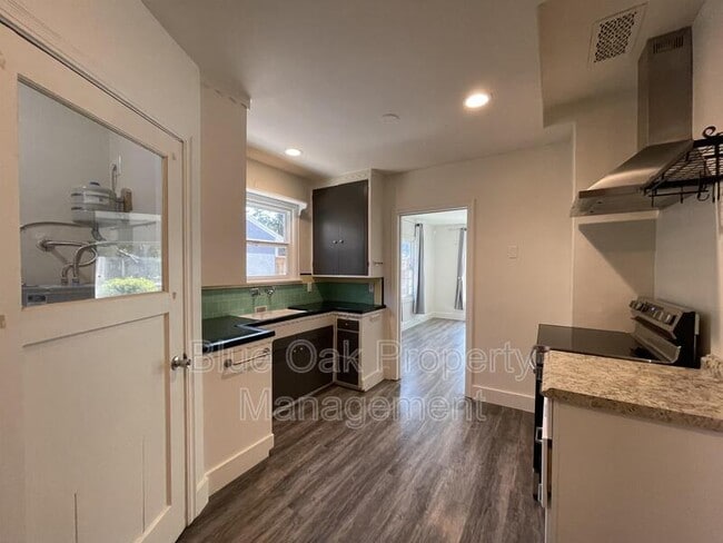 Photo - 266 E 6th Ave Unit 2