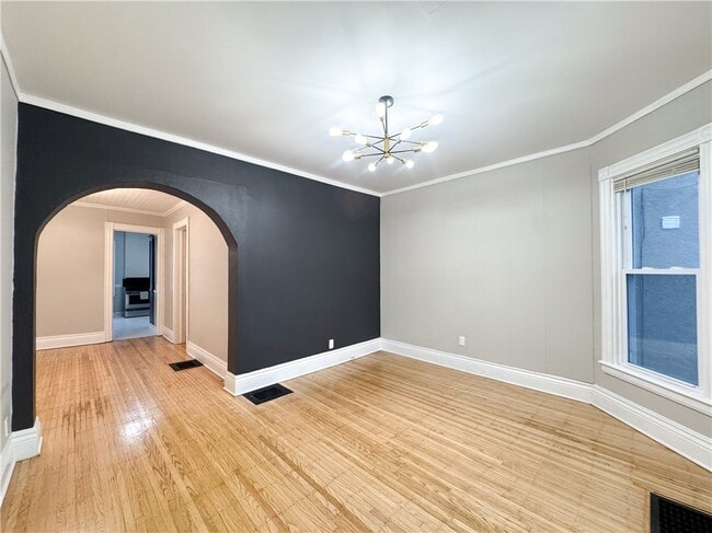 Photo - 102 Gregory St