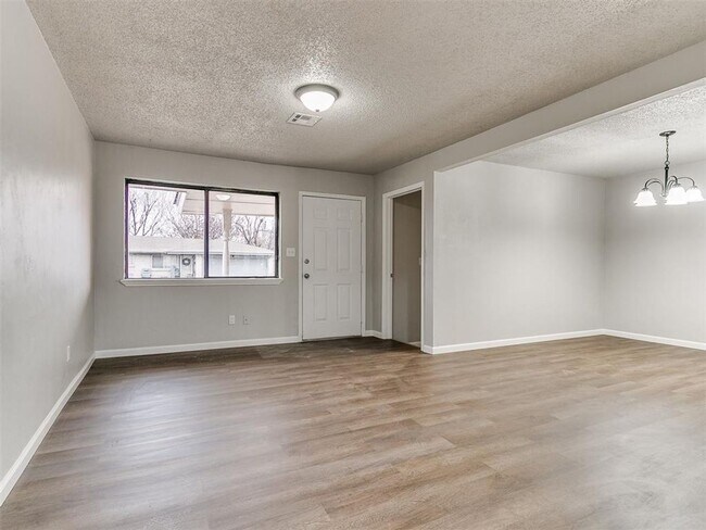 Photo - Super 4 Bed 1.5 Bath in the South Gate Addn in Moore, OK