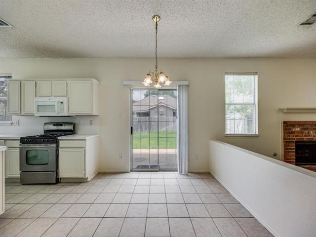 Photo - 833 Bellflower Dr