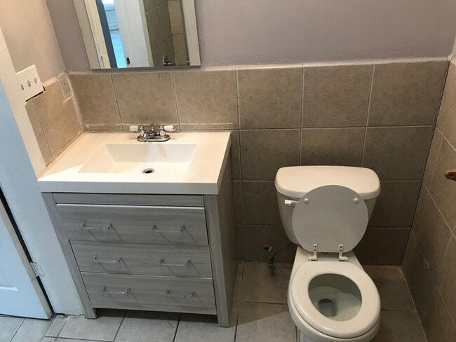 Building Photo - 29 Elberon Pl Unit 1 -  1 Rental