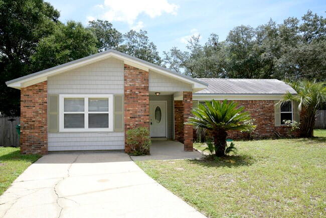 Photo - 436 Larkspur Ct