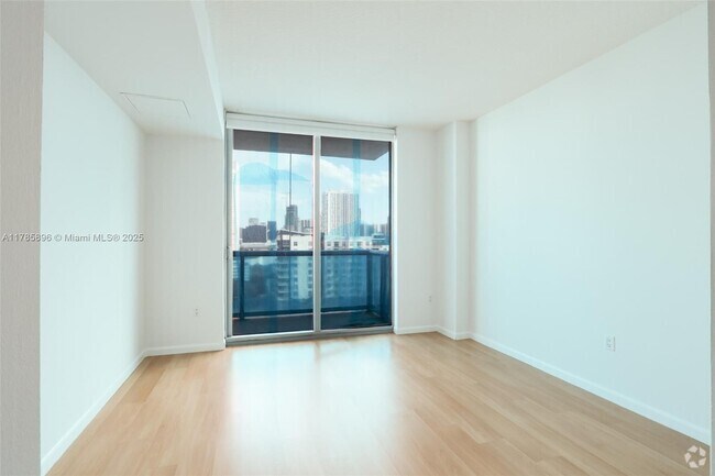 Building Photo - 333 NE 24th St Unit 1411 Rental