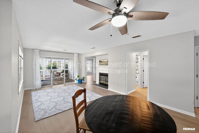 Photo - 201 Oakwood Ct