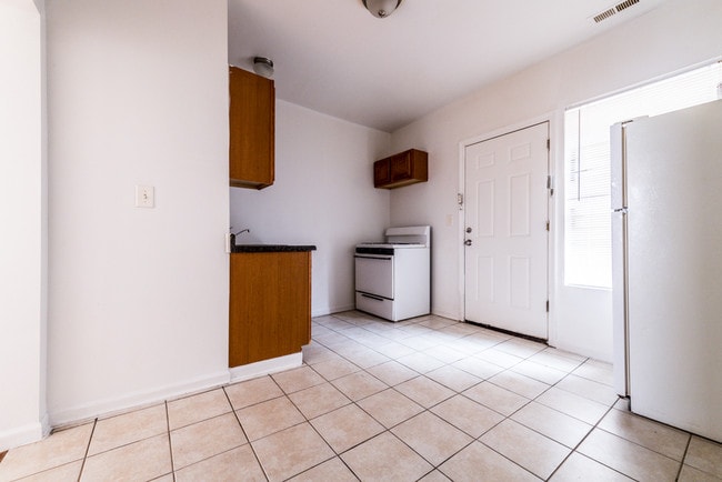 Photo - 8155 S Maryland