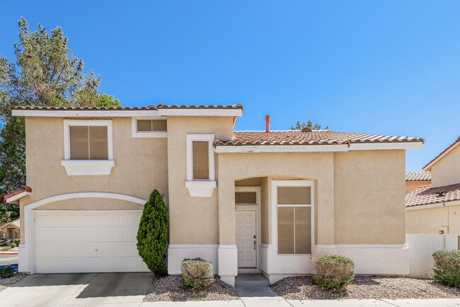 Building Photo - 2385 Cliffwood Dr