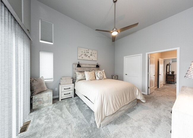 Photo - Urbanite Living near Downtown 3 Bed End Unit Townhouse