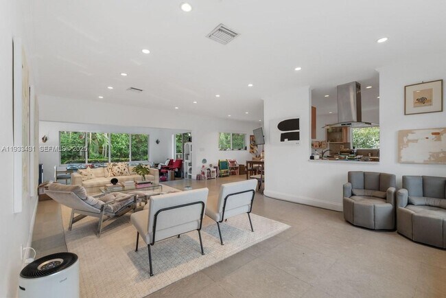 Photo - 1230 96th St