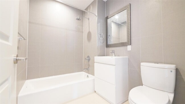 Photo - 14- 50 110th St Unit 305