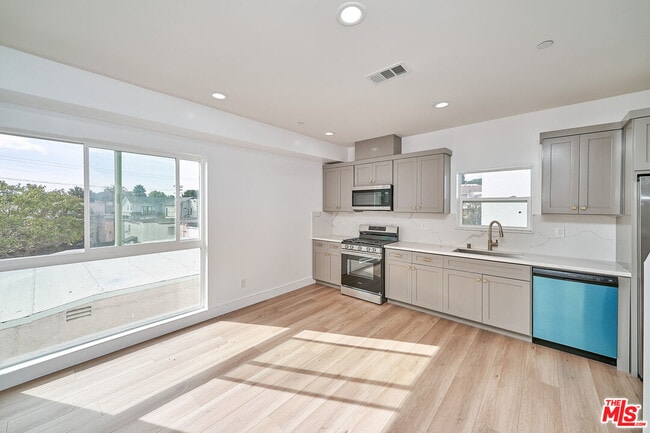 Photo - 1108 Queen Anne Pl