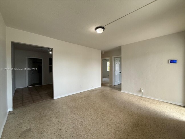Building Photo - 900 SW 5th St Unit 2 Rental