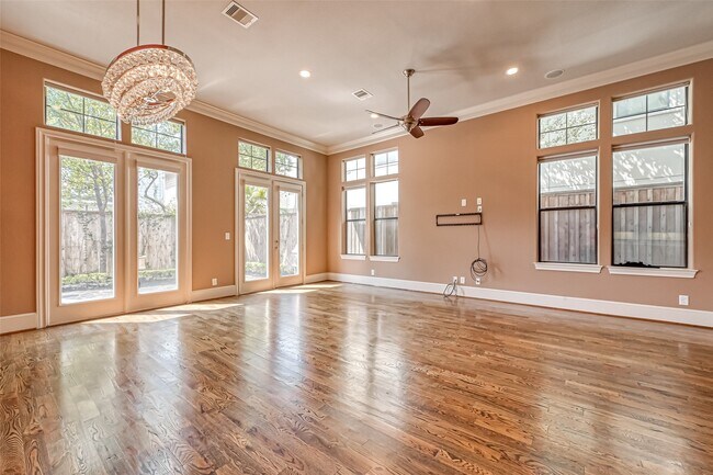 Photo - 5811 Kiam St