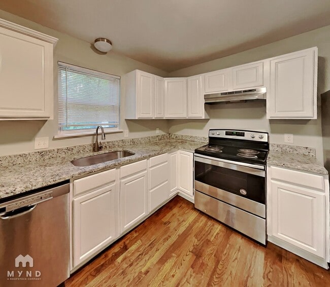 Photo - 7219 Lancashire Dr