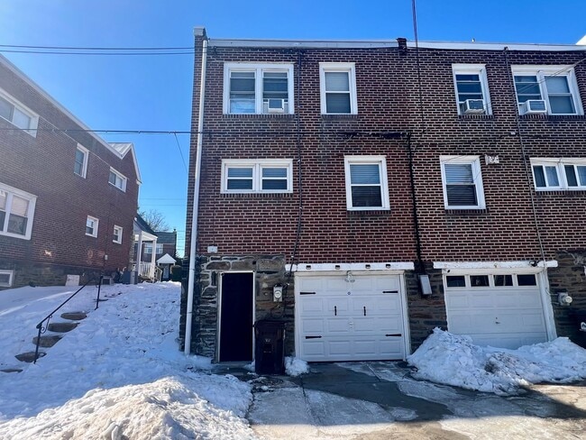 Photo - Stunning 3-Bed Twin Home in Lansdowne! Available May 1st!