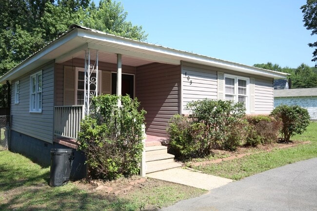 Photo - Cozy 2 Bedroom Home!