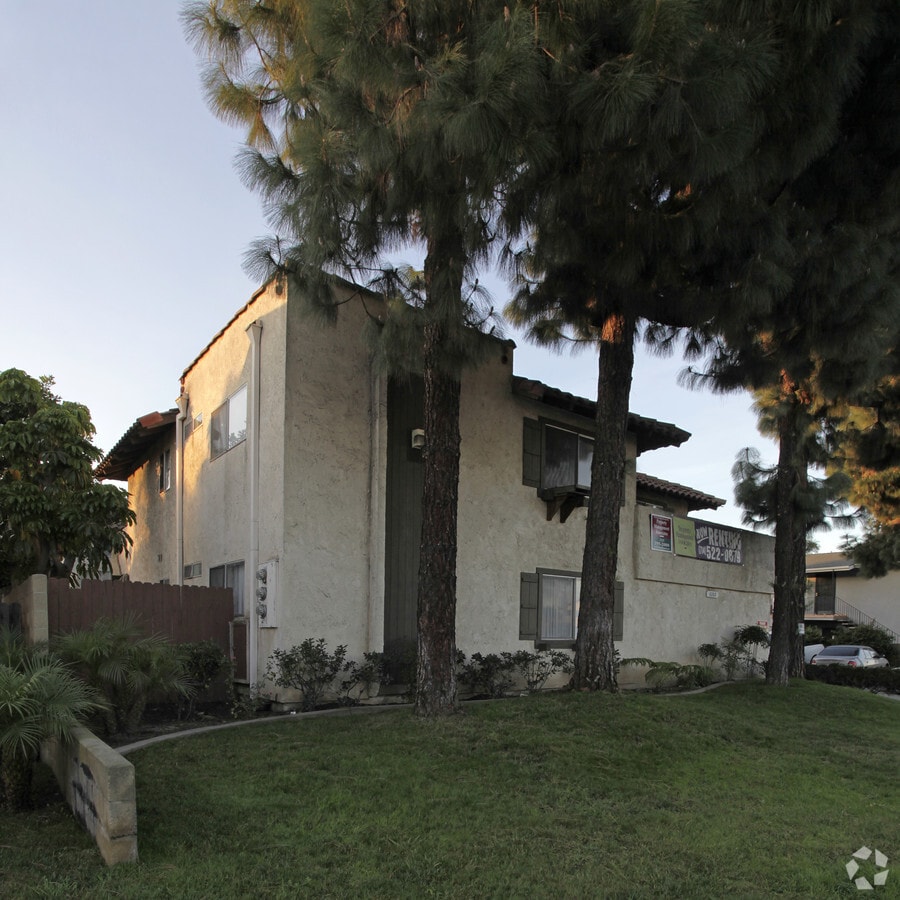 Photo - Whitaker Apartments