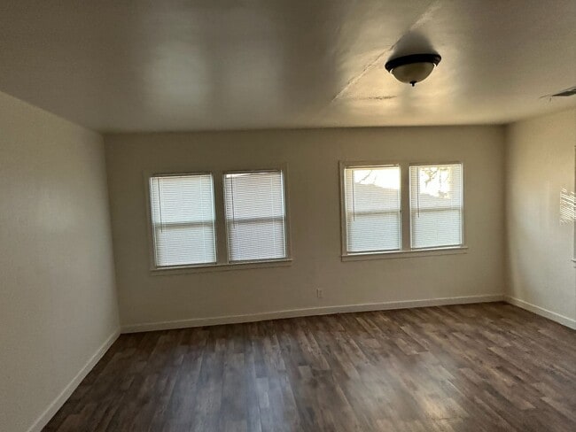 Photo - 680 E Ventura Ave Unidad 680