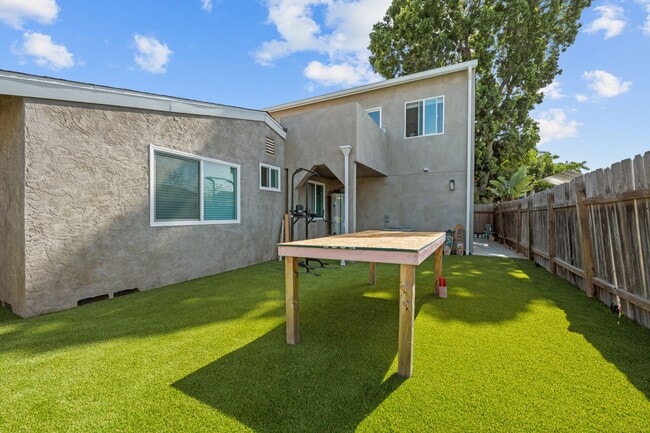 Building Photo - 5338 Hewlett Dr