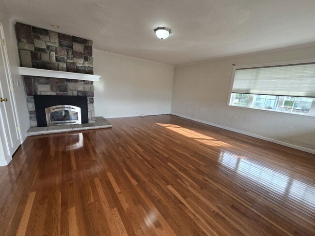 Photo - 1811 NW Kline St