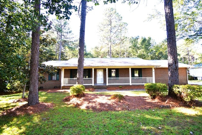 Building Photo - Coming Soon: 3 Bedroom 2 Bathroom Home- Do...