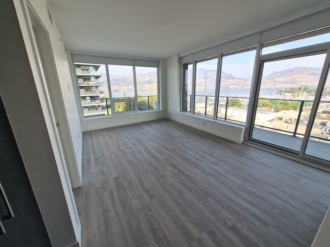 Photo - 1660 Water St