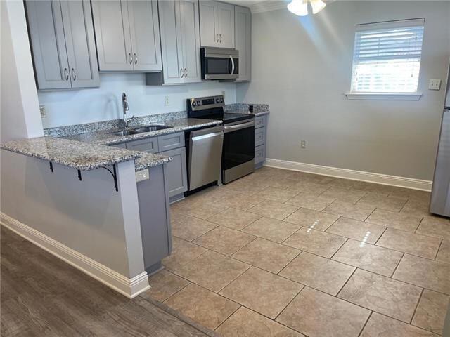 Photo - 6573 Center St