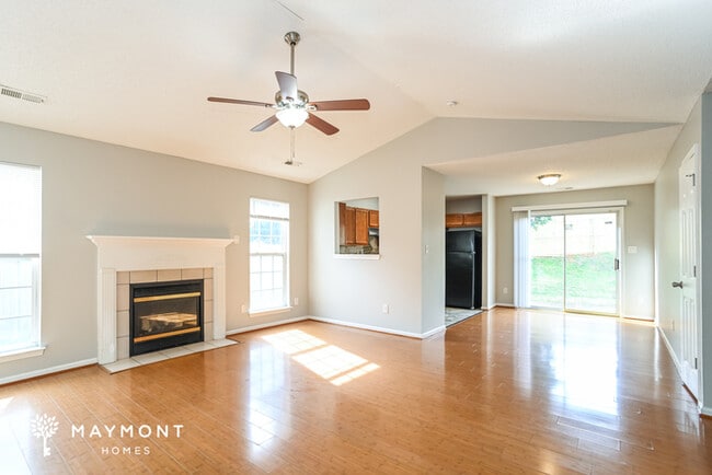 Photo - 2428 Fairstone Ave