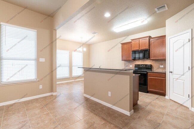 Photo - 7605 Hickman St