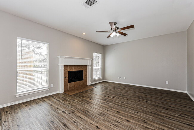 Photo - 6910 Shore Breeze Ct