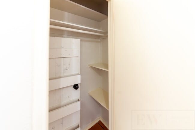 Building Photo - 22538 Market Square Ln