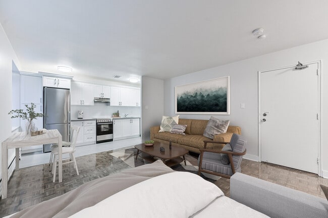 Building Photo - 151 St George St Unit 00102