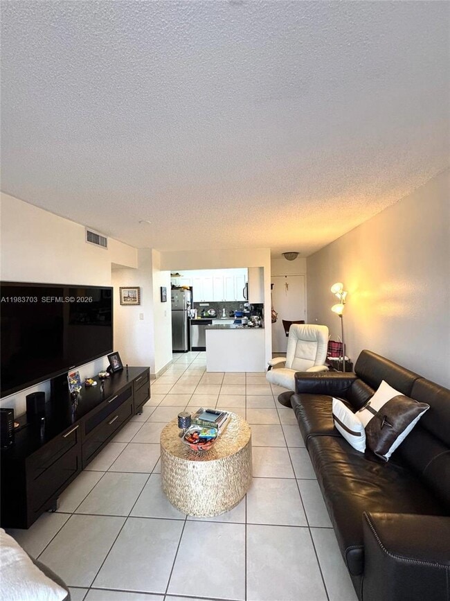 Photo - 3551 SW 9th Terrace Unidad 317