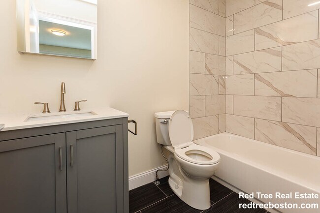 Photo - 476 Fulton St