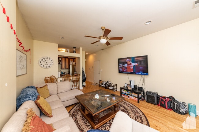 Photo - 1133 W Addison St Unit 2