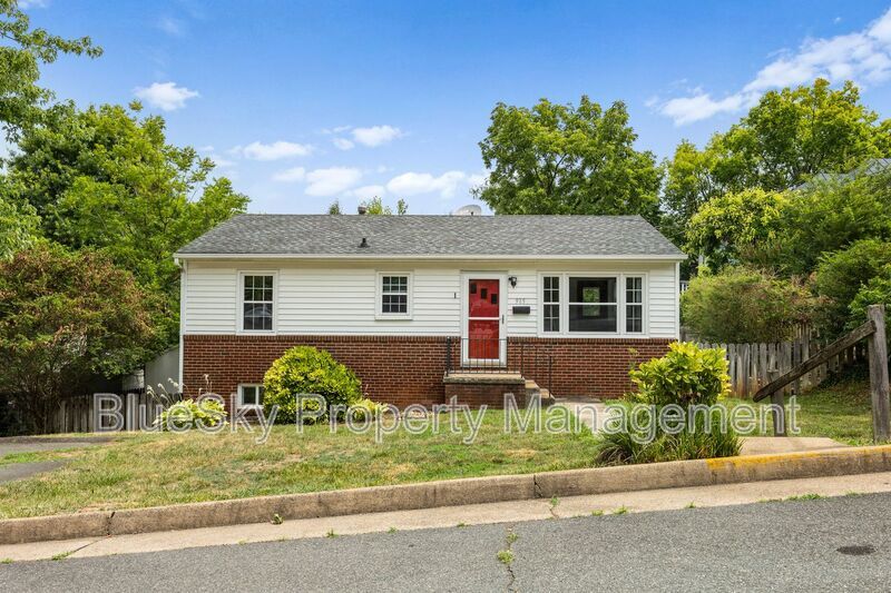Photo - 915 Sycamore Street