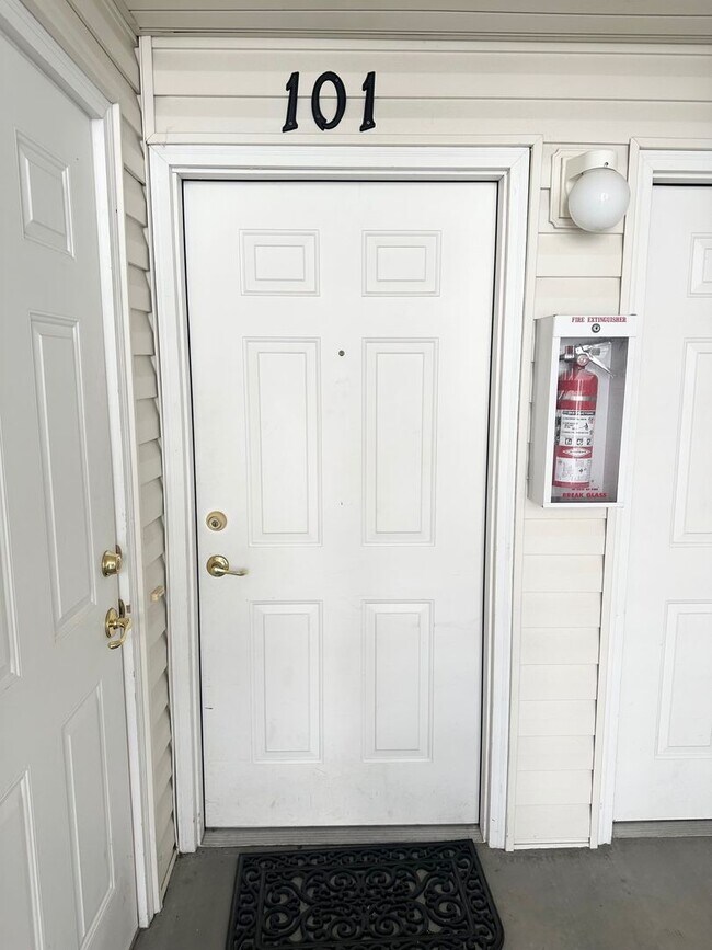 Photo - Avenger Lane Unidad 101