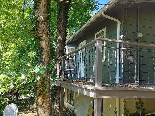 IRONTON - 2 bed with full basement, Nice L... - IRONTON - 2 bed with full basement, Nice L... House