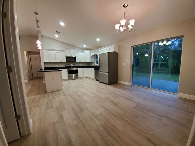 Photo - Citrus Springs 3/2/2 Almost NEW