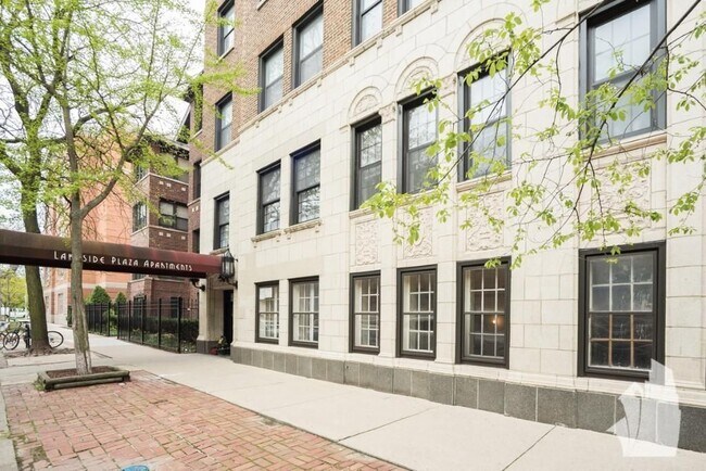 Photo - 817 W Lakeside Pl