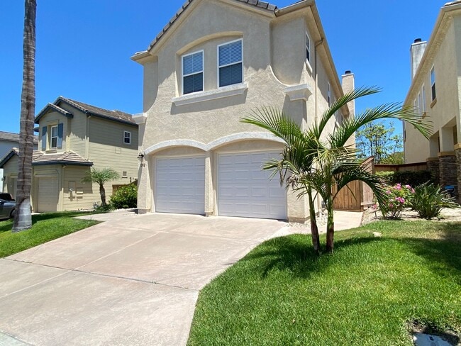 Building Photo - Spacious 5 Bedroom Family Home in Rancho del Oro!