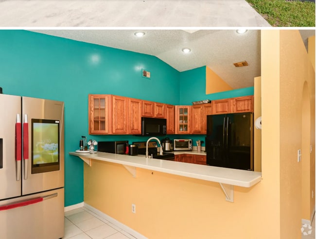 Building Photo - 313 SE Wallace Ter Rental
