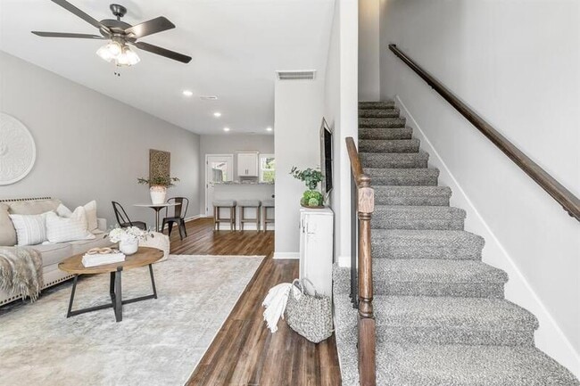 Building Photo - 1115 Hillwood Dr